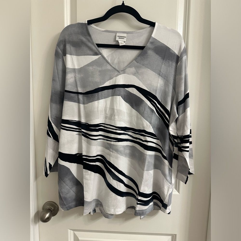 Chico’s Basic 3/4 Sleeves Tee SZ 3 V Neck Top Color Gray/ White